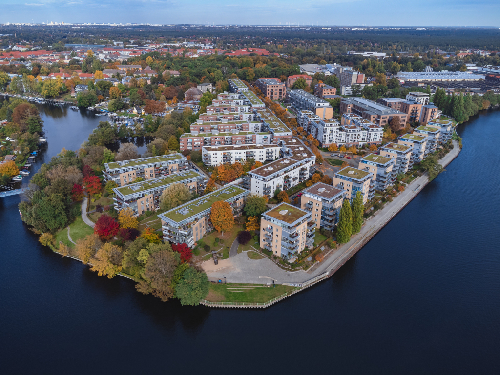 Aerial view of multiple residential complexes near Bellevuepark in Köpenick, Berlin.