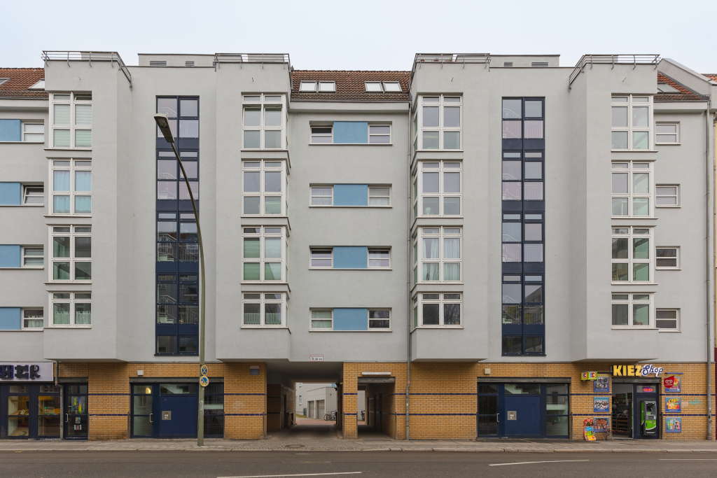 Front view of an apartment complex in Rummelsburg, Berlin.