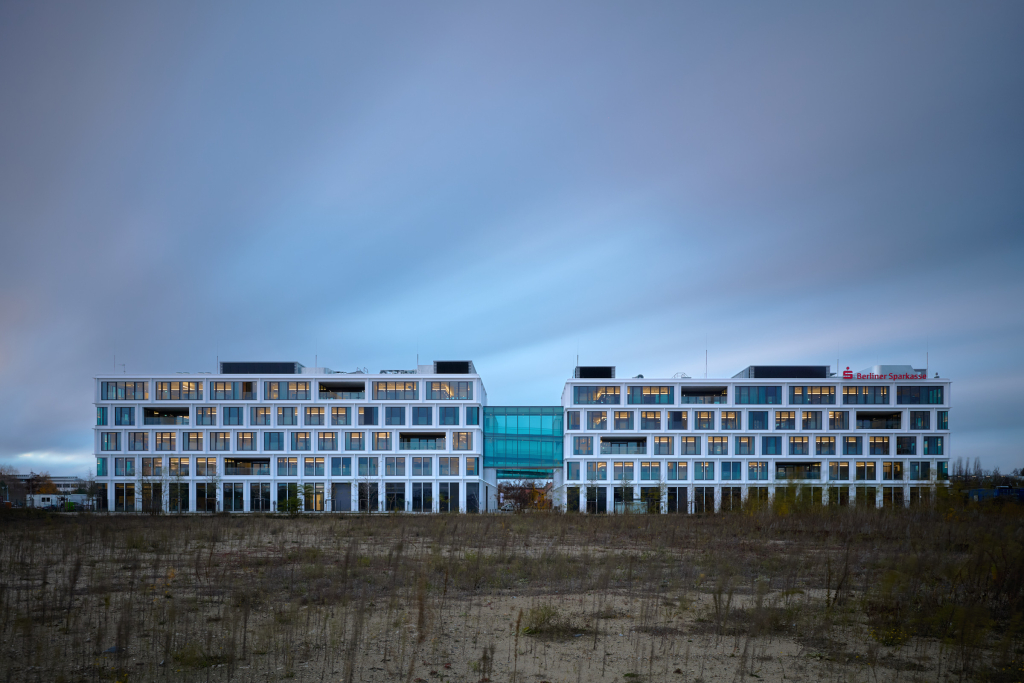 Long exposure image of the Berliner Sparkasse Office Campus in Johannisthal, Berlin, designed by Tchoban Voss Architekten.